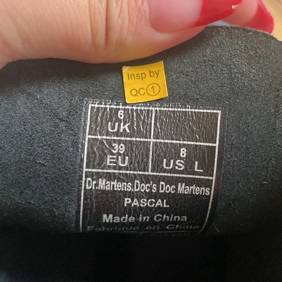 DR. MARTENS BOOTS PASCAL 8-EYE VIRGINIA BLACK 13512 - Picture 3 of 4